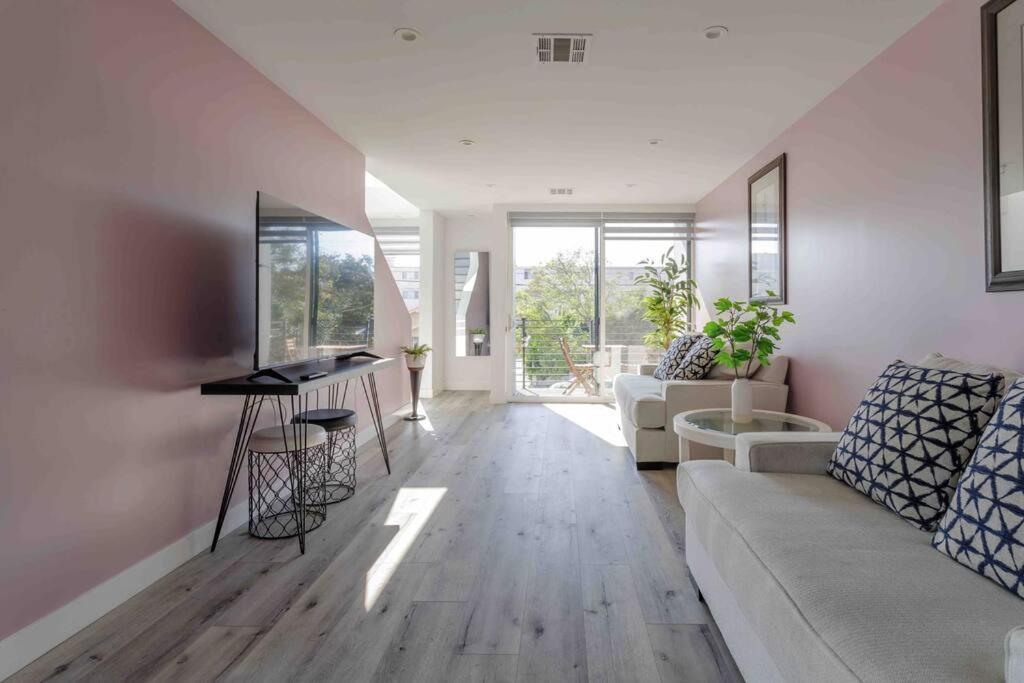 Villa Stunning Hollywood Townhouse With Sunny Views Los Angeles Esterno foto