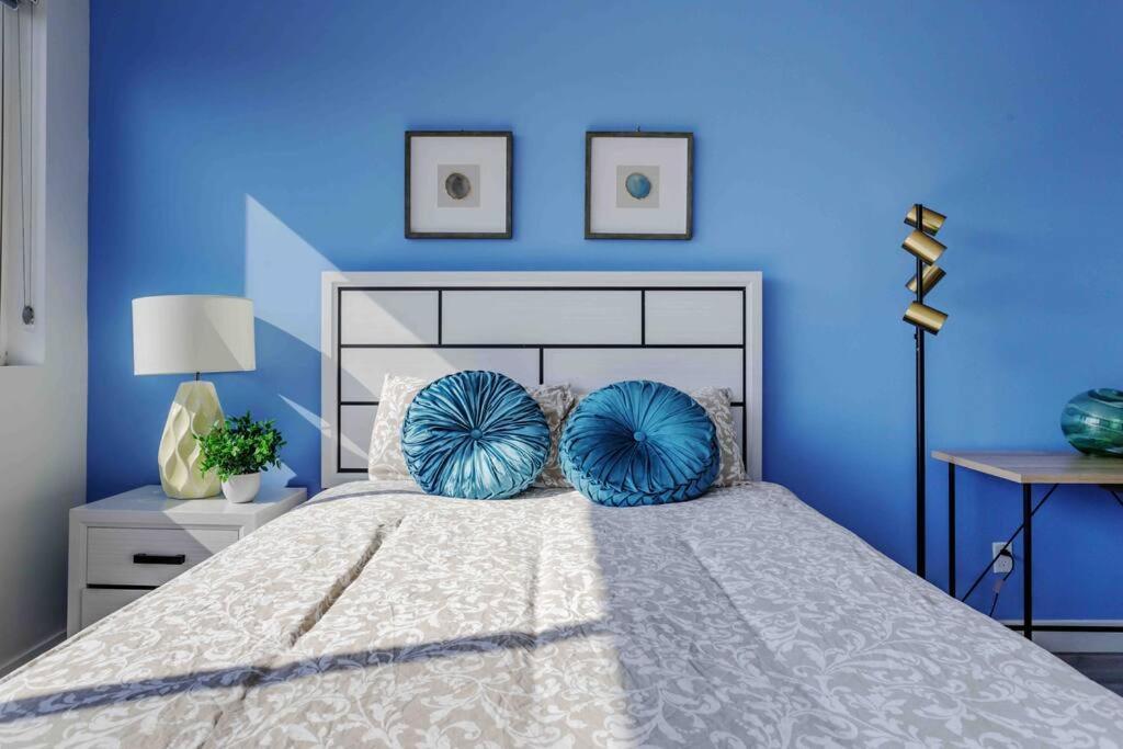 Villa Stunning Hollywood Townhouse With Sunny Views Los Angeles Esterno foto