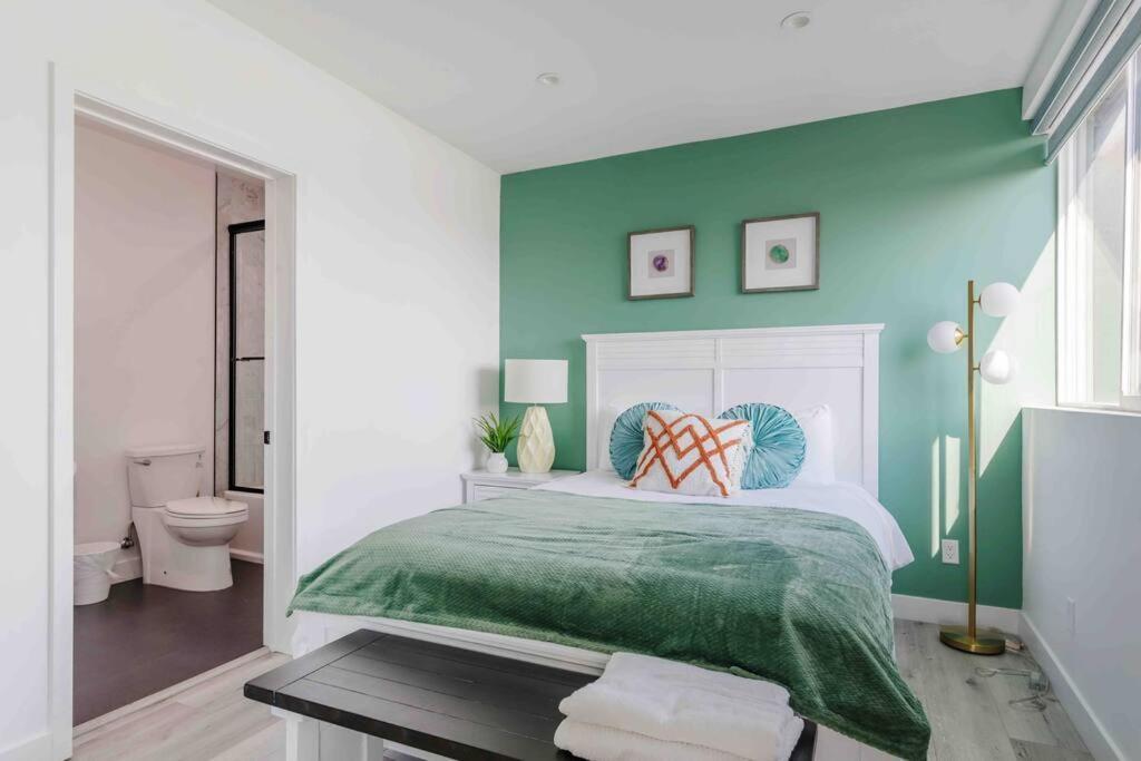 Villa Stunning Hollywood Townhouse With Sunny Views Los Angeles Esterno foto