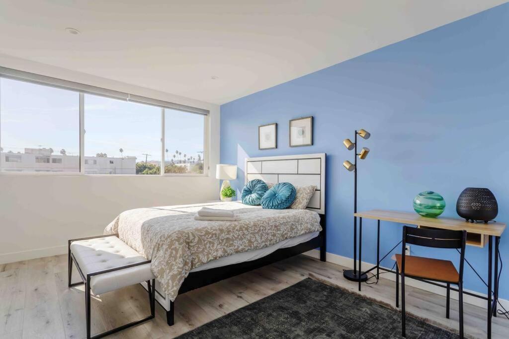 Villa Stunning Hollywood Townhouse With Sunny Views Los Angeles Esterno foto