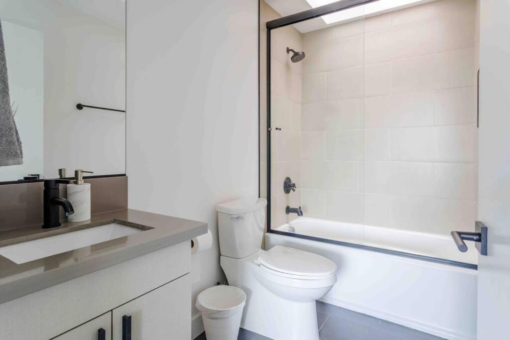 Villa Stunning Hollywood Townhouse With Sunny Views Los Angeles Esterno foto