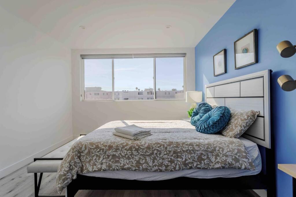 Villa Stunning Hollywood Townhouse With Sunny Views Los Angeles Esterno foto