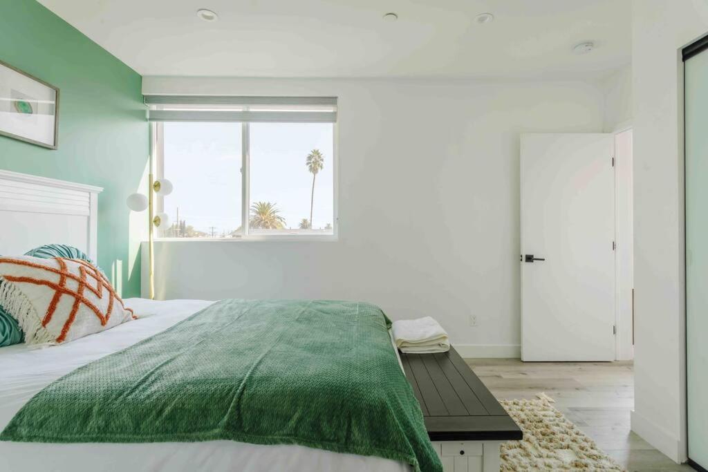 Villa Stunning Hollywood Townhouse With Sunny Views Los Angeles Esterno foto