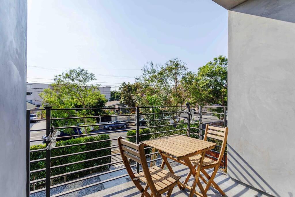 Villa Stunning Hollywood Townhouse With Sunny Views Los Angeles Esterno foto