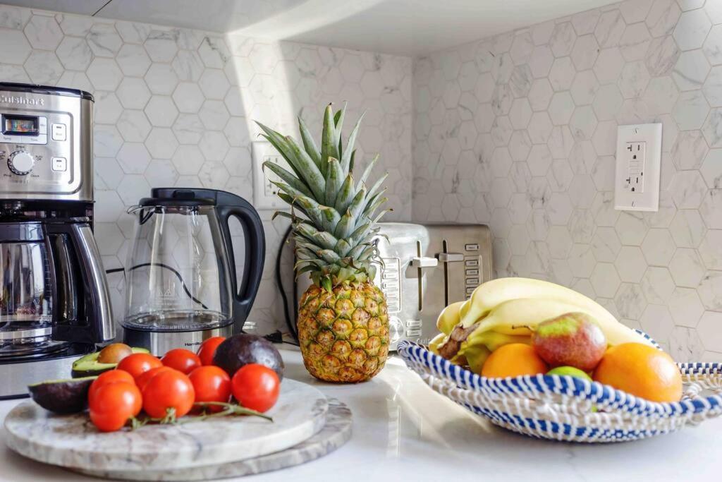 Villa Stunning Hollywood Townhouse With Sunny Views Los Angeles Esterno foto